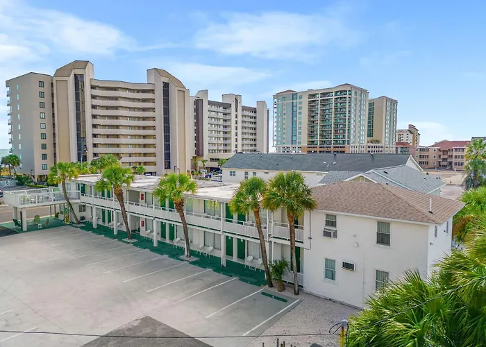 Studio 1 King Bed Sleeps 2 Pet-Friendly